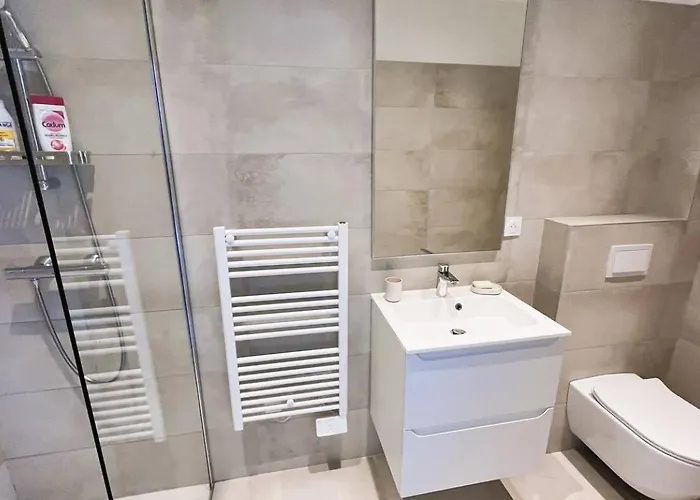 Copains, 5 Pers, Piscine Chauffee, 5 Mn Cirendinu